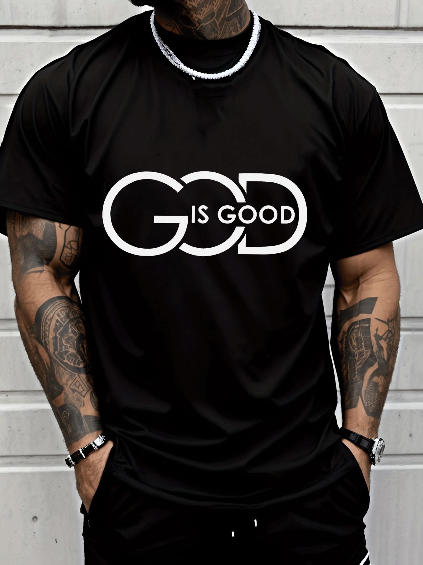 Men'S Casual Graphic Tee Featuring a Crew Neck Design with The Phrase 'God Is Good', Perfect for Street Style Fashion