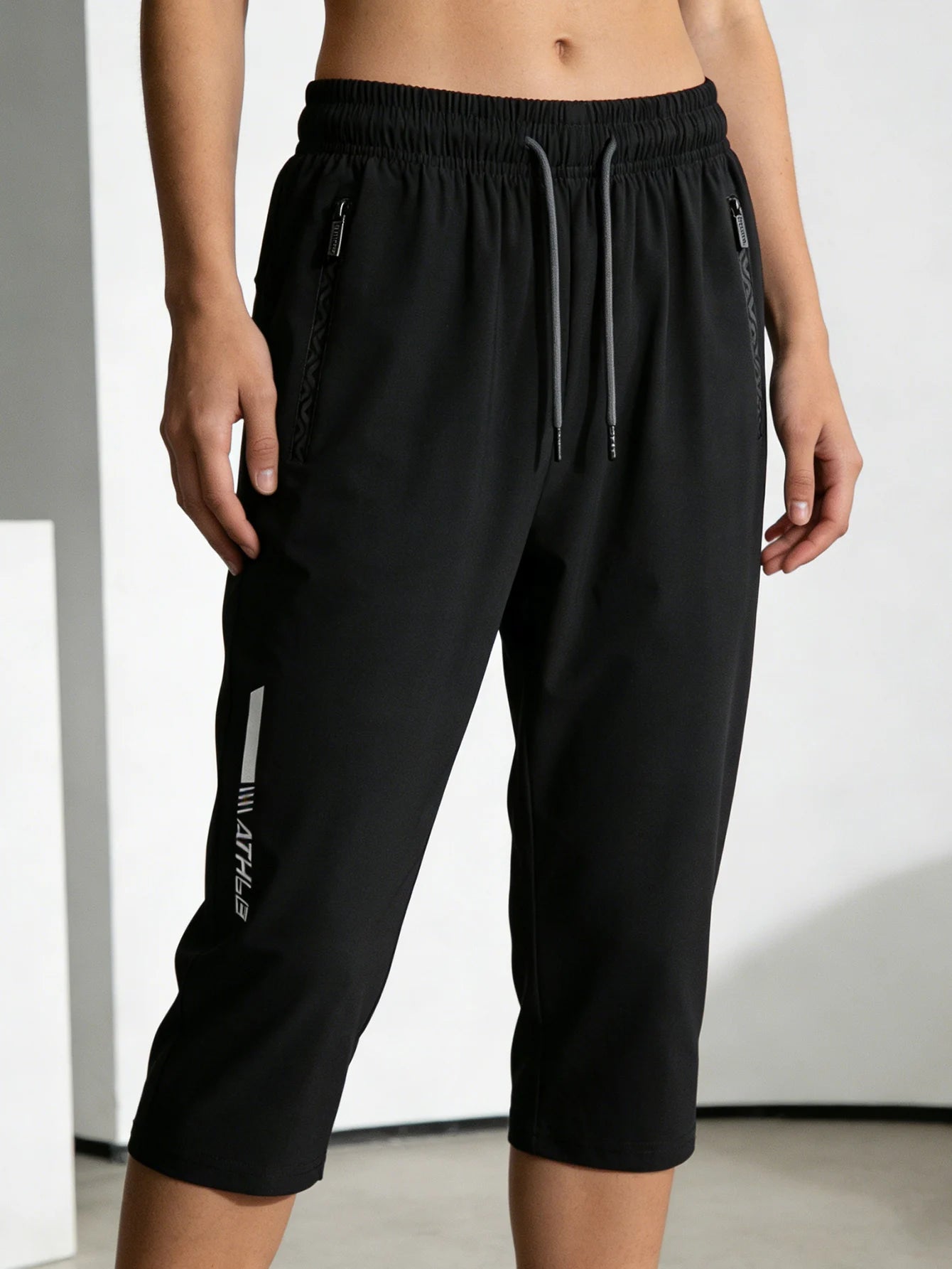 Men's Summer Stretch Sports Capri Pants Lightweight And Breathable Fitness Running Pants Essentials Shorts Man Y2k Elegant Black