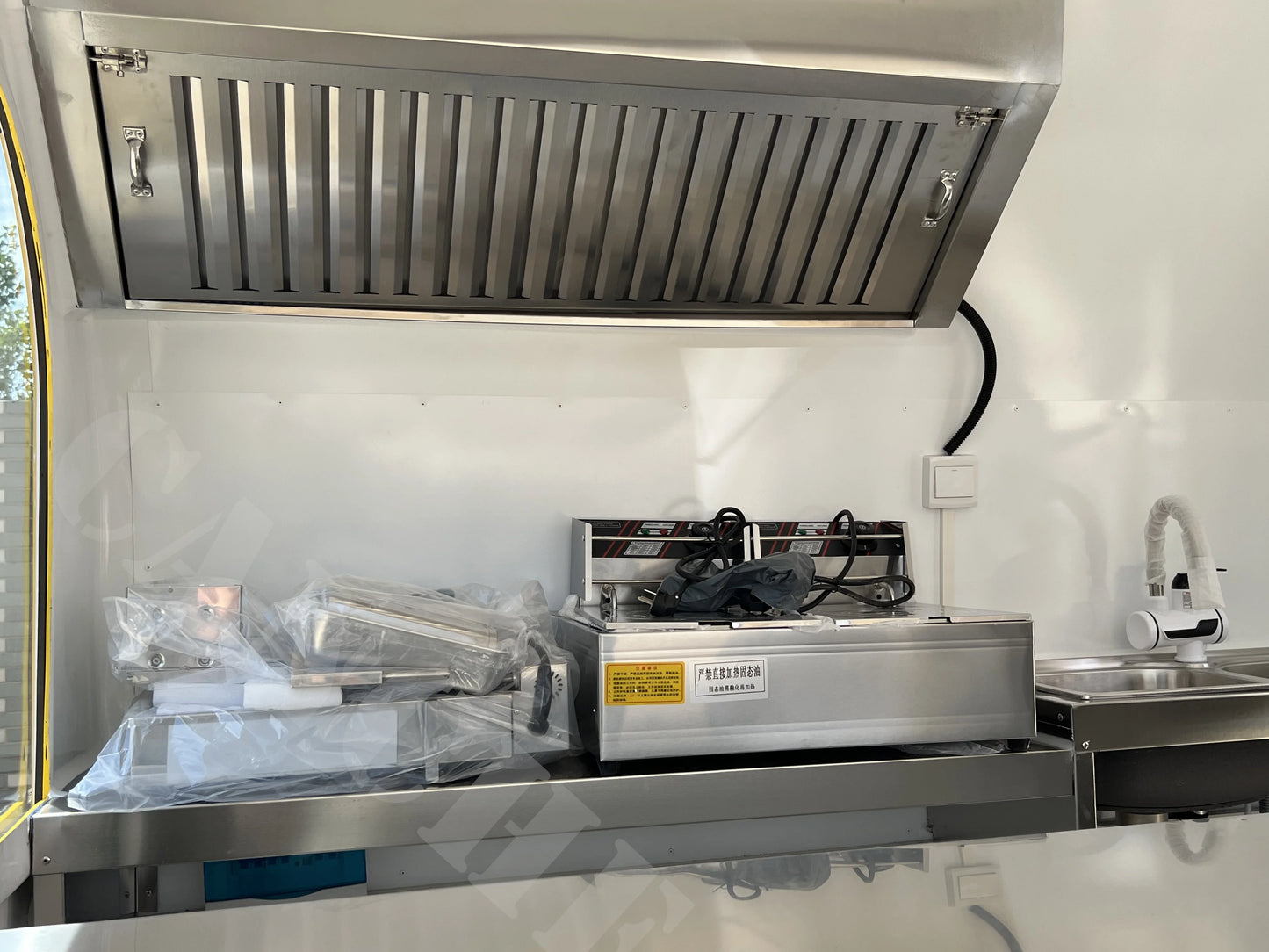 Street Sale use BBQ Food trailer Factory Mobile Pizza Food Truck stainless steel Outdoor Mobile Food Trailer