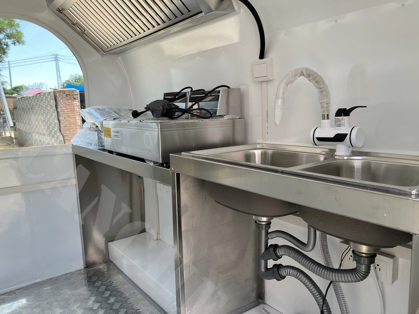 Street Sale use BBQ Food trailer Factory Mobile Pizza Food Truck stainless steel Outdoor Mobile Food Trailer