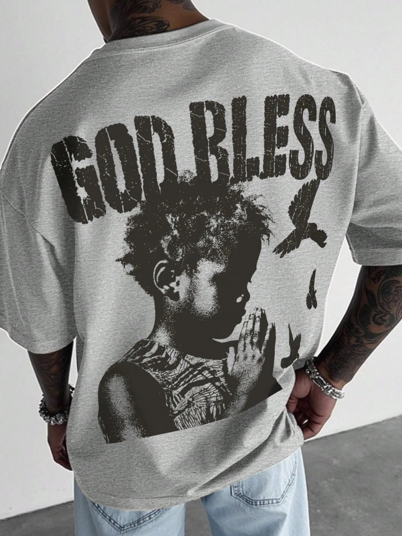 The new men's T-shirt for the summer of 2025 features a casual fashionable comfortable and breathable 3D letter pattern print