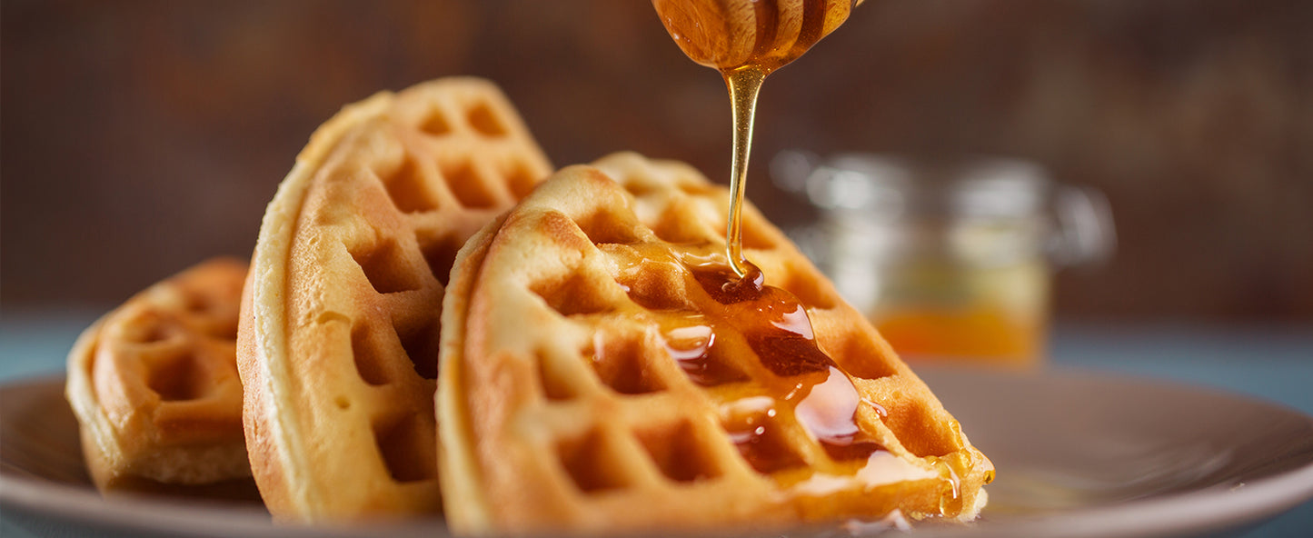Belgian Waffle Maker, Classic Rotating Waffle Iron with Nonstick Plates, Removable Drip Tray and Cool Touch Handles, Double Flip