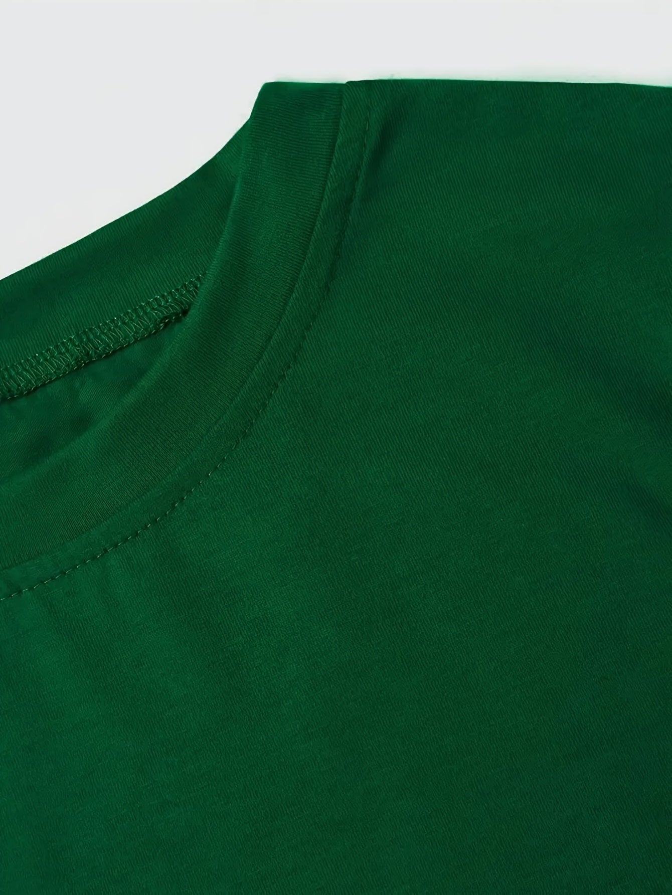 Women'S Calvin Graphic T-Shirt - Green Short Sleeve Tee with Bold "C" Design, Casual Summer Style, Comfortable & Versatile for Casual Attire, Everyday Tshirt | Bold Graphic Tee | Comfortable Fit